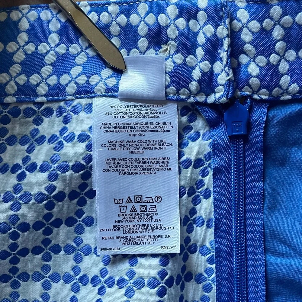 346 Brooks Brothers Blue and White Patterned Skirt 14 EUC - Picture 6 of 8